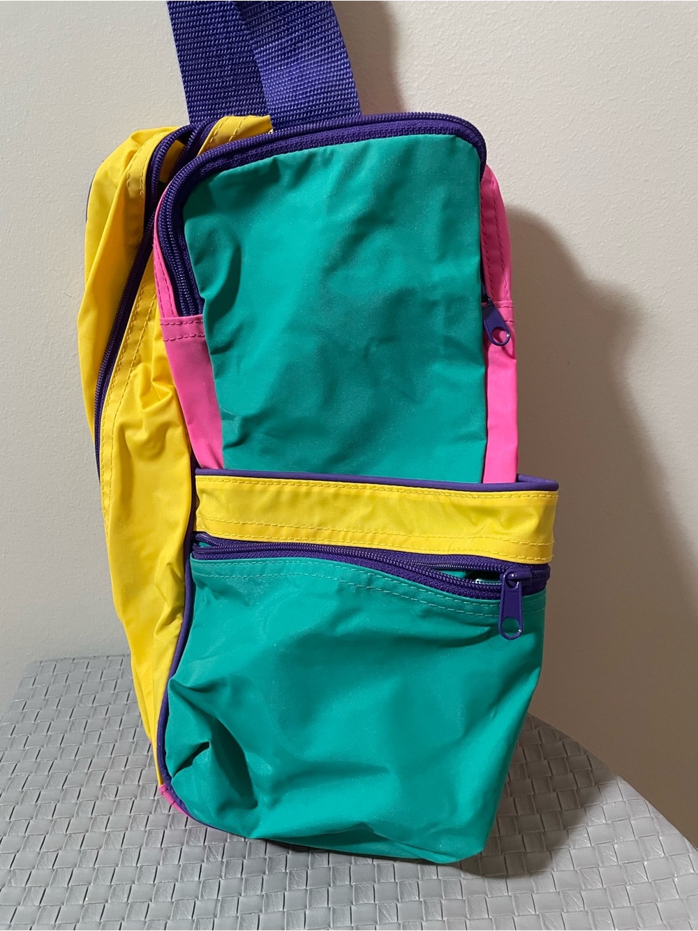 Vintage Avon 80s/90s color block toiletry bag
